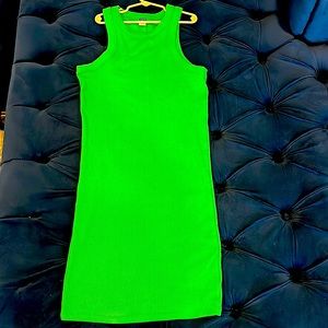 Green Old Navy stretchy dress. Never worn size small.